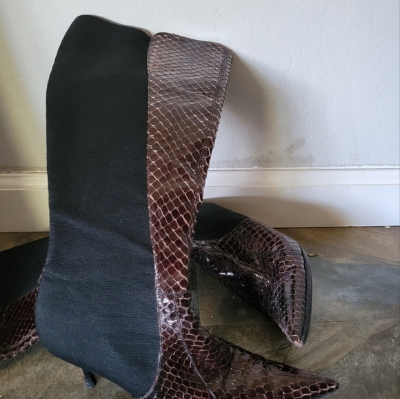 Dolce and Gabbana snakeskin boots - Picture 2 of 3